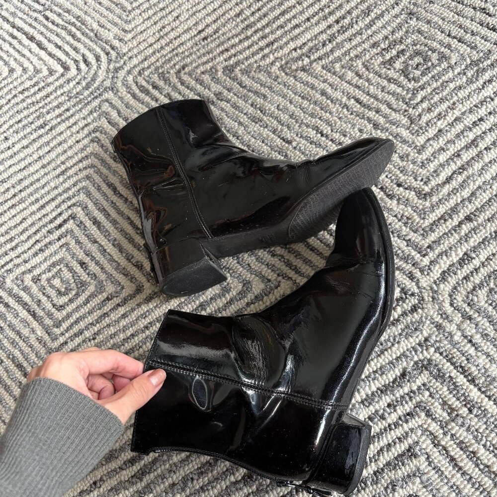 Stuart Weitzman Black Patent Leather Pointed Toe Boots – Size 6.5 US